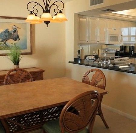 The Charter Club Of Marco Beach Marco Island Bagian luar foto